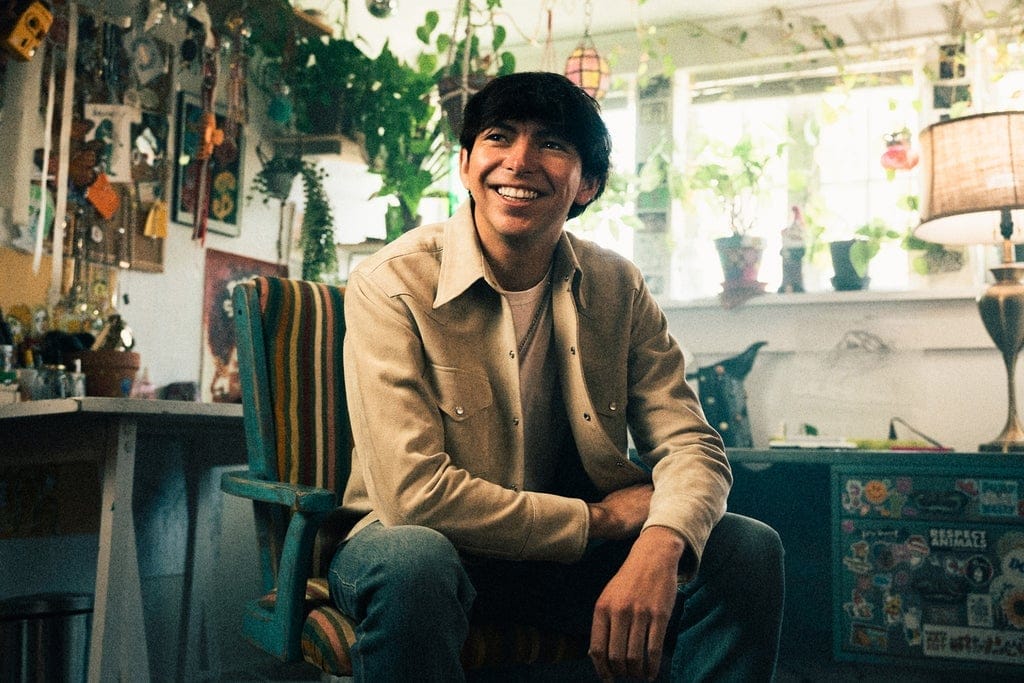 Wyatt Flores Releases Title Track "Welcome To The Plains" from Debut Album