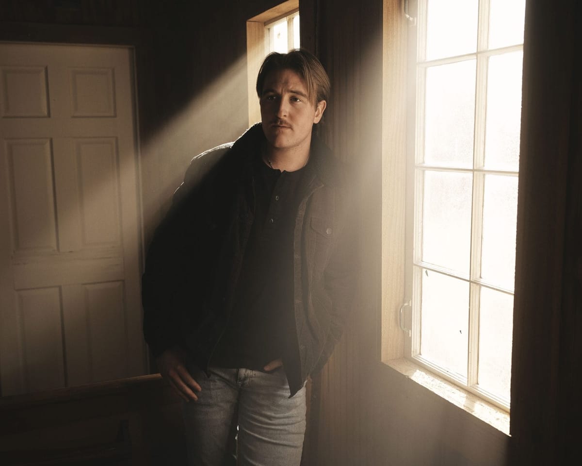 Rising Country Music Artist Graham Barham Releases Latest Track "You Won't Let Me Stay"