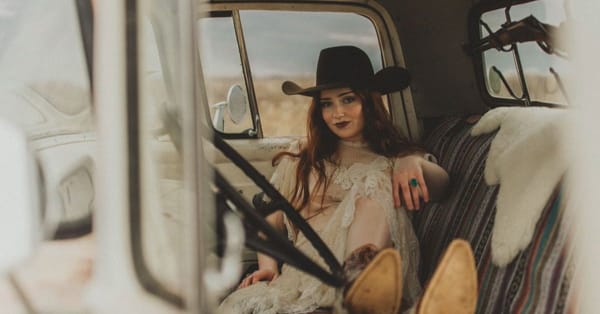 Country Music Newcomer Noeline Hofmann Debuts with "One Hell of a Woman" on EP 'Purple Gas'