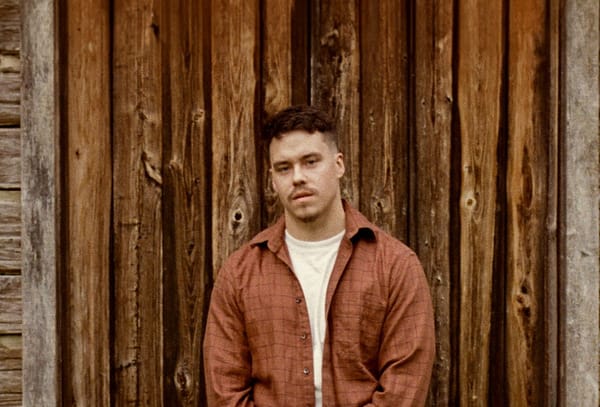 Zach John King Releases Energetic New Track "Hole In The Wall - Live From Nashville"