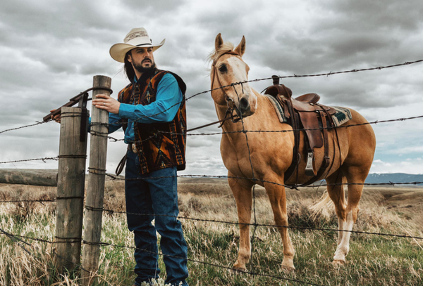 Ian Munsick Releases "Horses Not Hearts" Ahead of Upcoming Album "Eagle Feather"